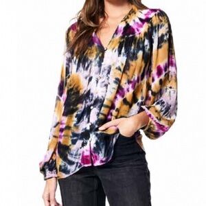 never been worn YFB top in Elder Venus Wash with covered buttons in chiffon sz L